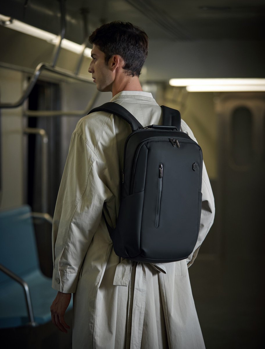 ARCTIC HUNTER τσάντα πλάτης με θήκη laptop 15.6", USB, 20L, μαύρη - Image 2